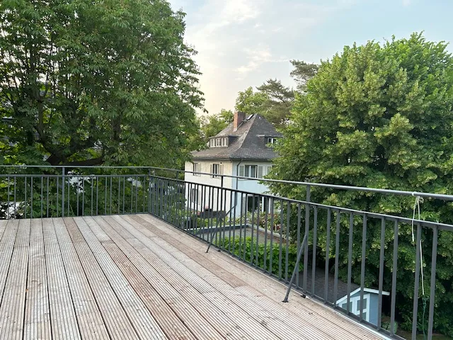 Zur Langzeitvermietung: Hochwertig möblierte Etagenwohnung nahe S-Bahn Station Heerstrasse — photo 1